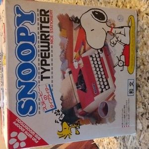 Vintage collectible Snoopy Japanese typewriter